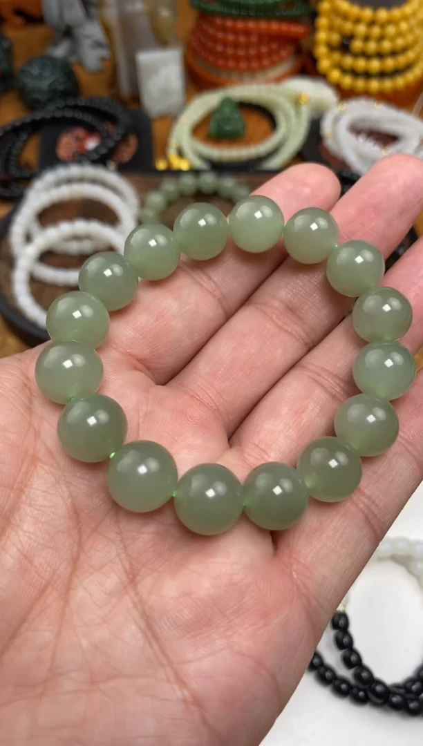 颈饰未镶嵌和田玉手串