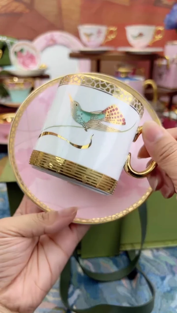 瓷片自然写生卡特兰系列白蜂鸟