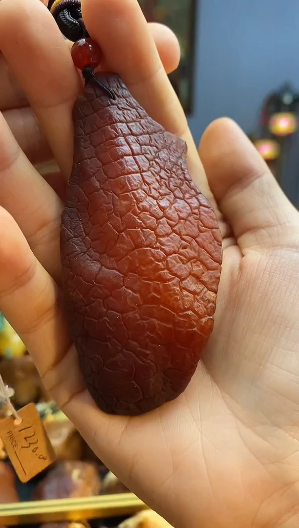 未镶嵌颈饰琥珀吊坠