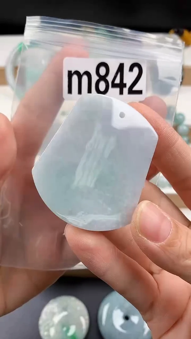 颈饰未镶嵌翡翠天然翡翠吊坠挂件