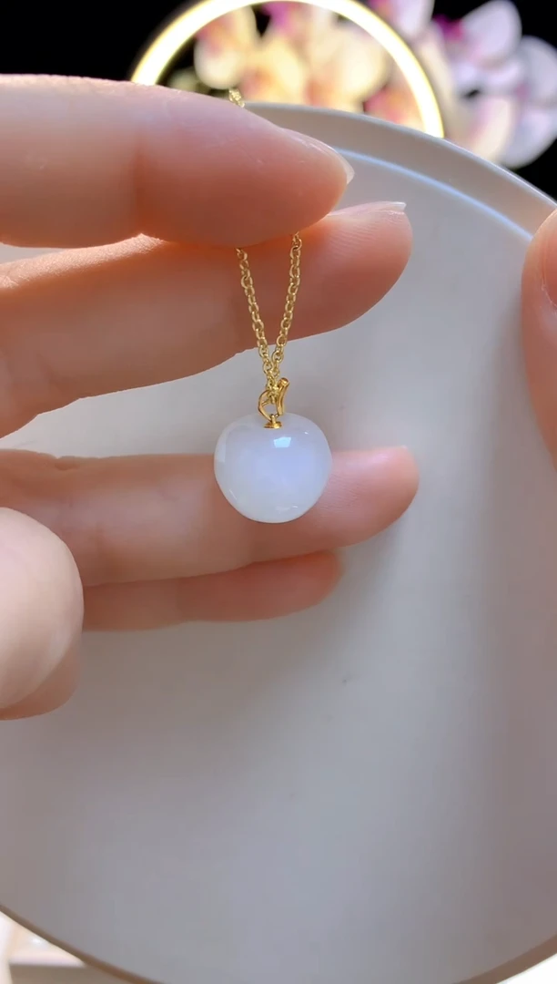 和田玉18K金镶嵌吊坠(赠链)白玉苹果