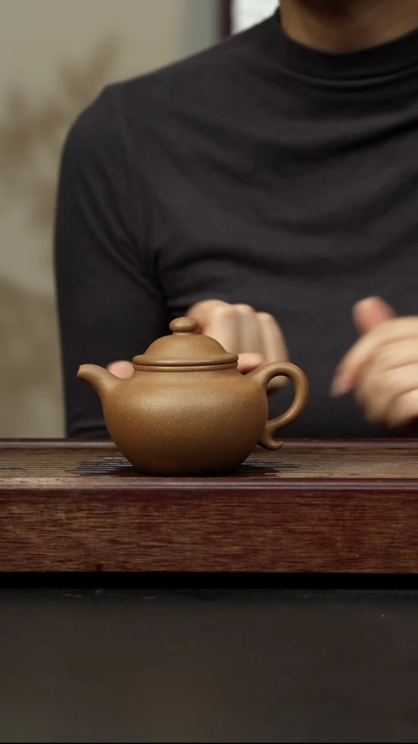 紫砂茶壶芝麻绿 莲子