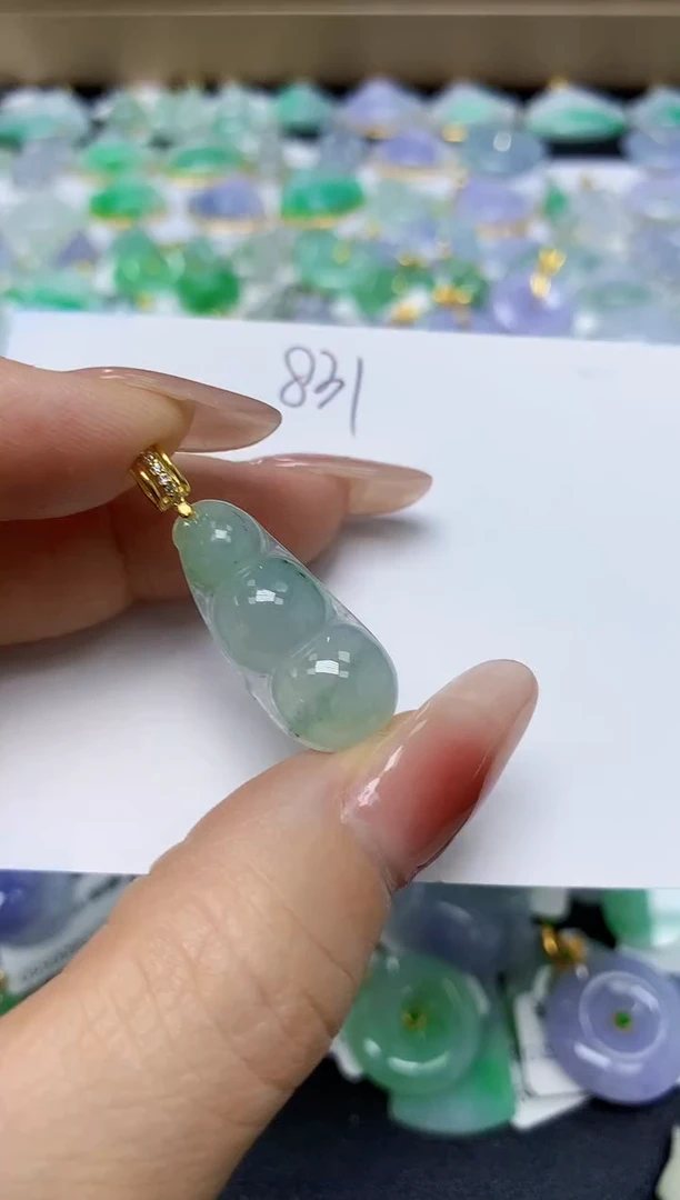 翡翠未镶嵌颈饰 天然缅甸翡翠A货