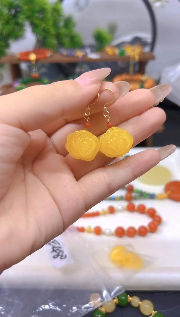 14K金镶嵌蜜蜡耳饰E480