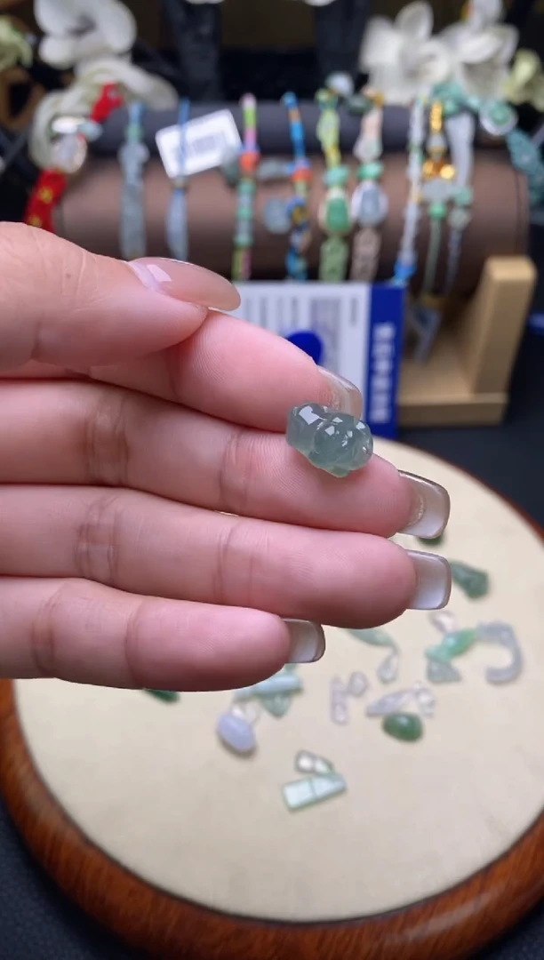 颈饰未镶嵌翡翠净货15591