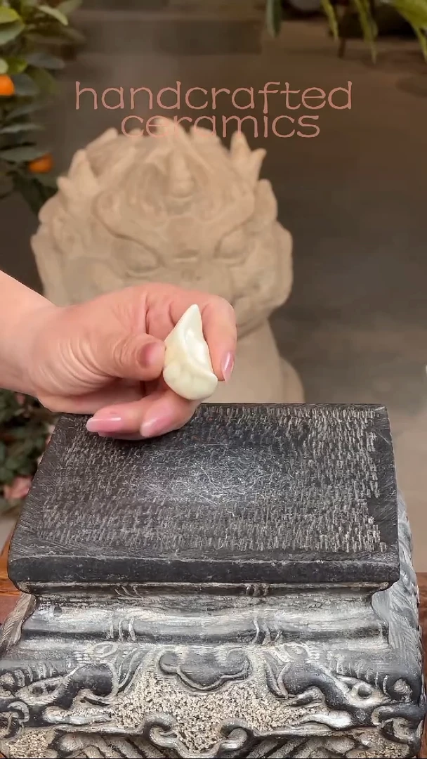 陶瓷手工捏塑摆件