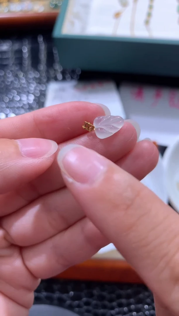 颈饰18K金镶嵌翡翠翡翠