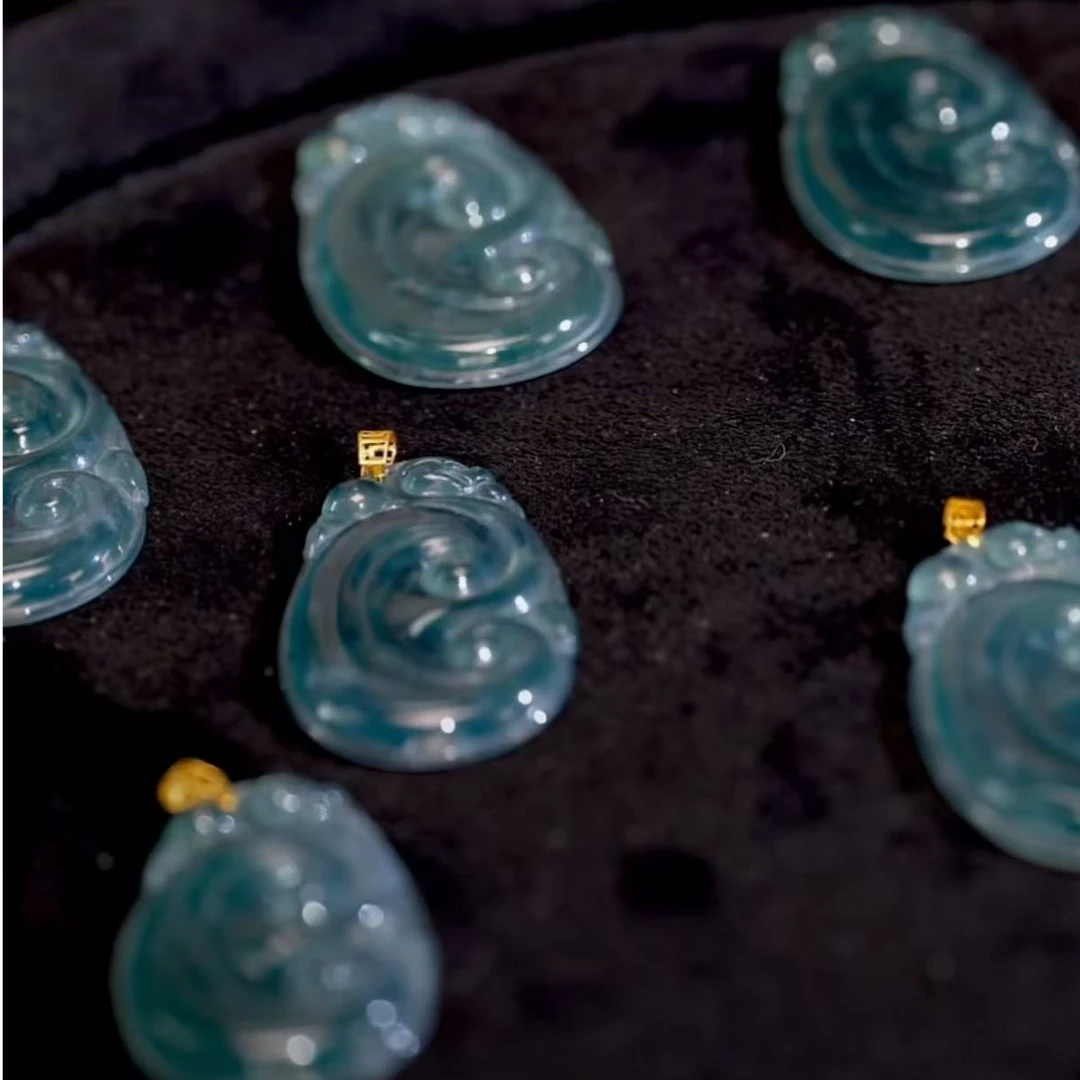 【逍遥】18K天然A货翡翠如意吊坠*SQSM/0201/多样性发/1件