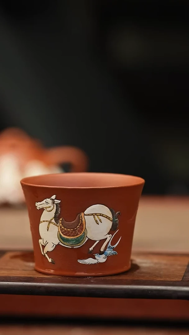 茶壶紫砂生砂朱泥 70毫升 马踏飞燕