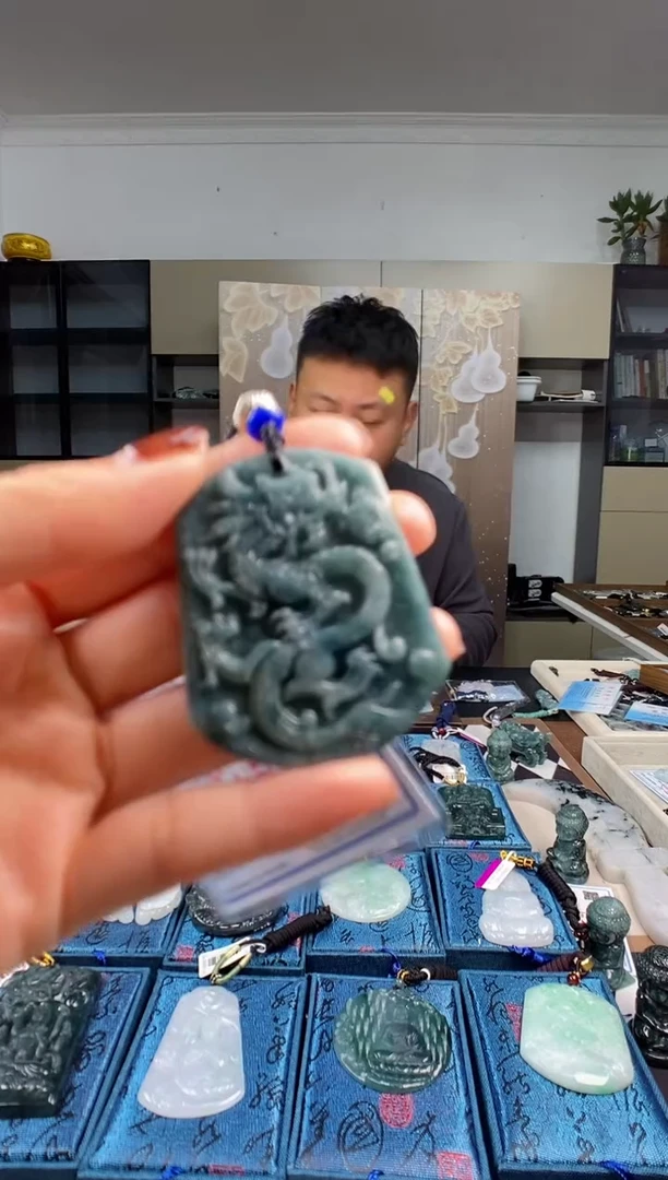 颈饰未镶嵌翡翠多样性发其一