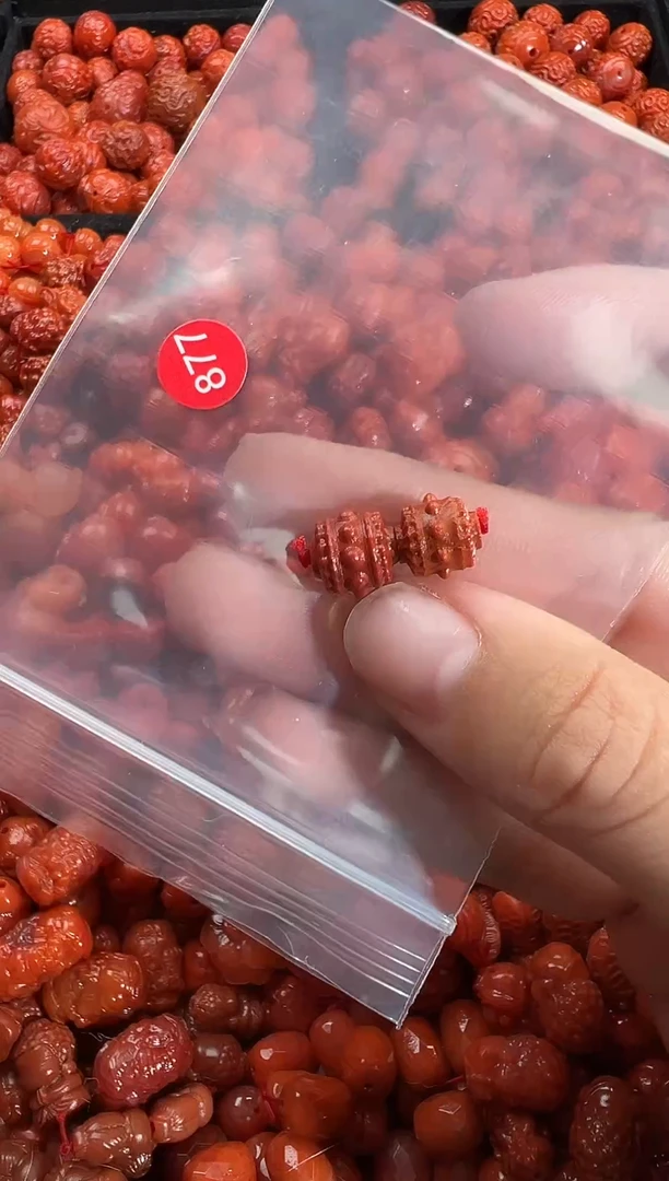 颈饰未镶嵌南红玛瑙1