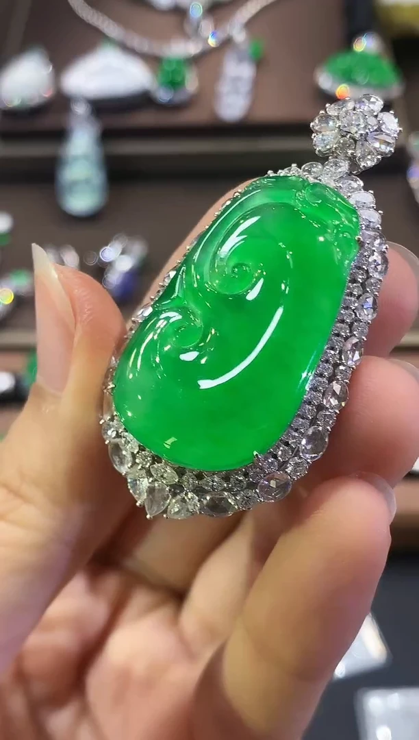 吊坠(不含链)18K金镶嵌翡翠落*C125