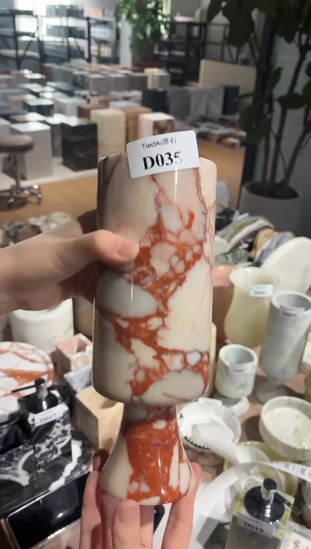 石材D035宝红中式花瓶
