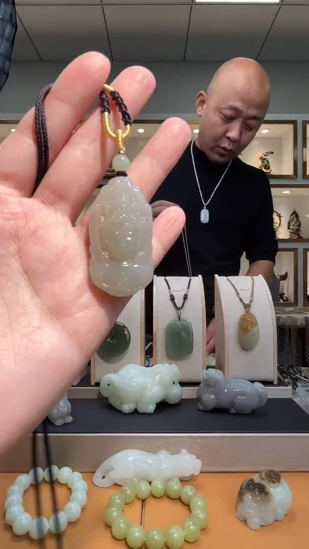 颈饰未镶嵌和田玉苏