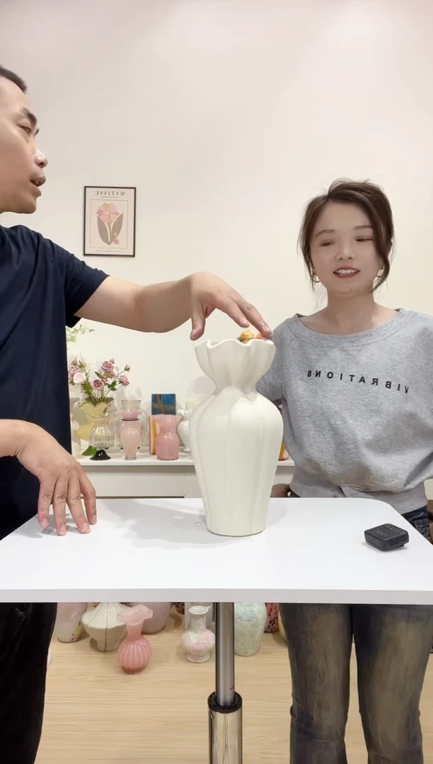 晚礼服陶瓷花瓶艺术