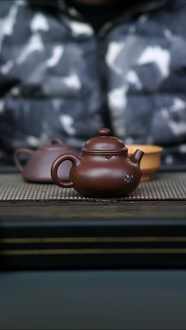 茶壶紫砂紫泥金叶容天170cc