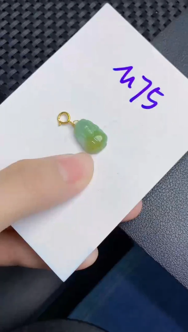 翡翠未镶嵌颈饰天然翡翠緬甸A貨