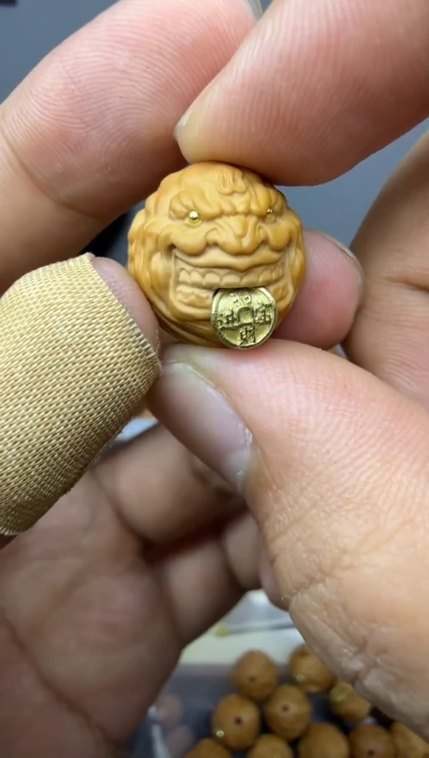 吊坠猴头核桃咬钱 重工