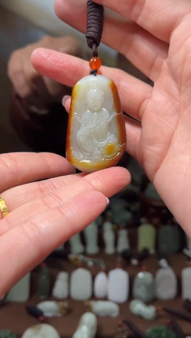 颈饰未镶嵌和田玉`