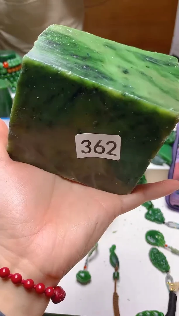 未镶嵌和田玉（碧玉）珠宝半成品0