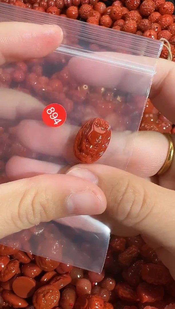 颈饰未镶嵌南红玛瑙1