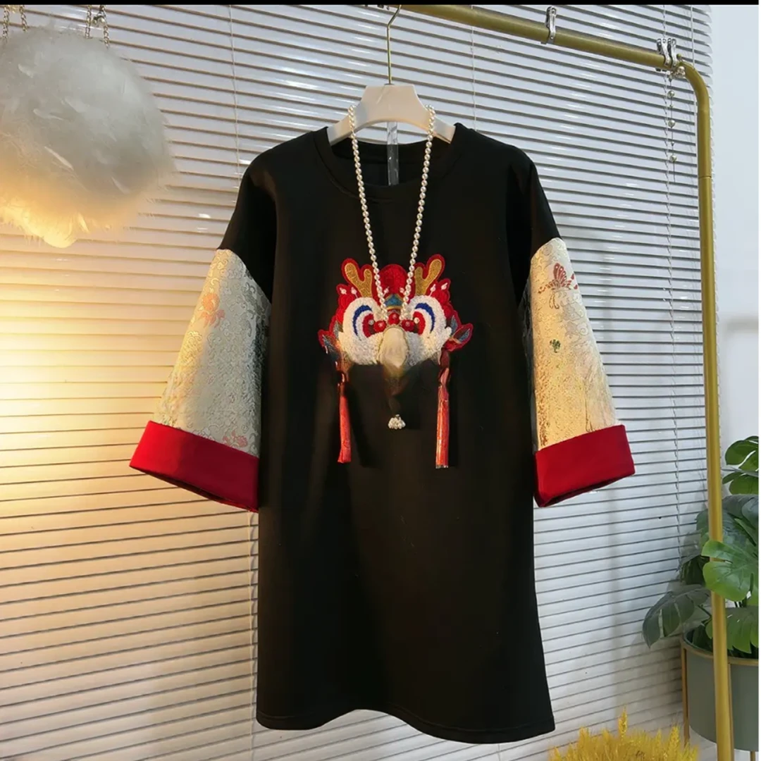 胖妹妹贺岁减龄国潮风撞色拼接立体卡通圆领卫衣