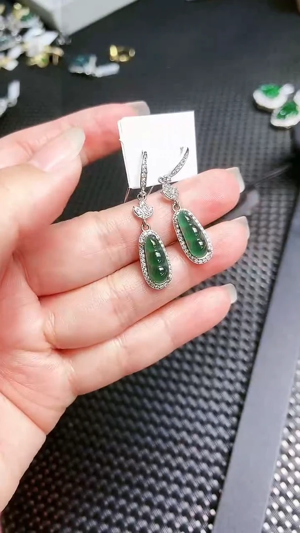 【闪购商品】翡翠耳饰未镶嵌1111111111