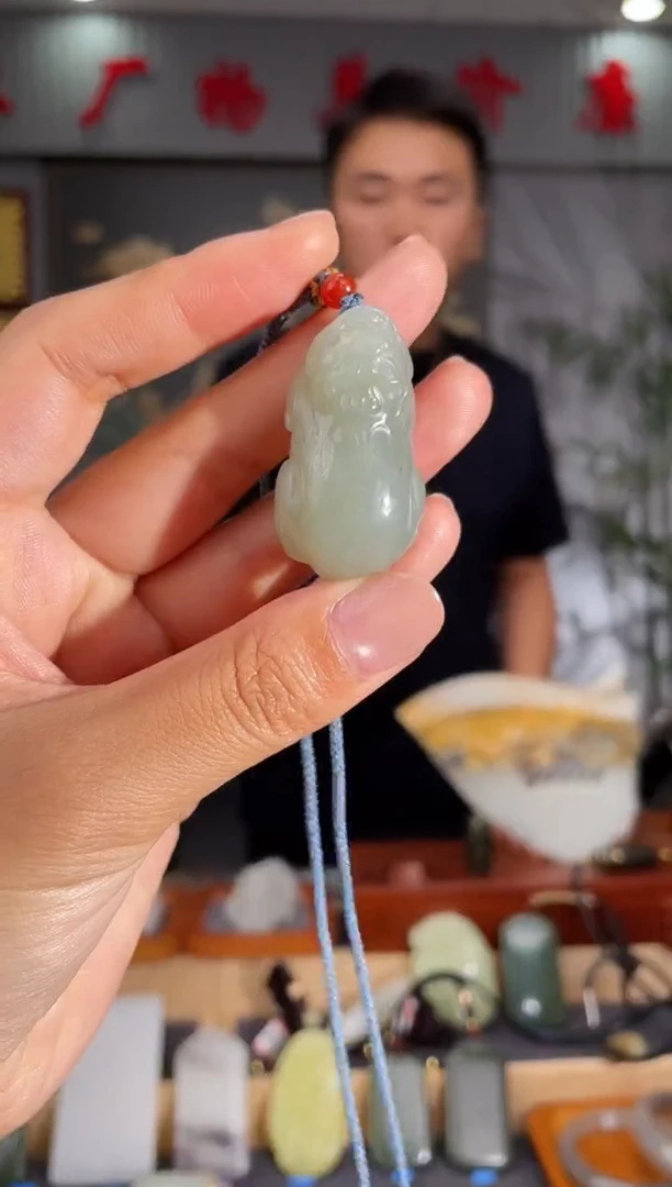 和田玉未镶嵌颈饰1
