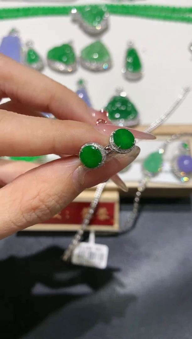 【闪购商品】翡翠吊坠(不含链)18K金镶嵌团购6