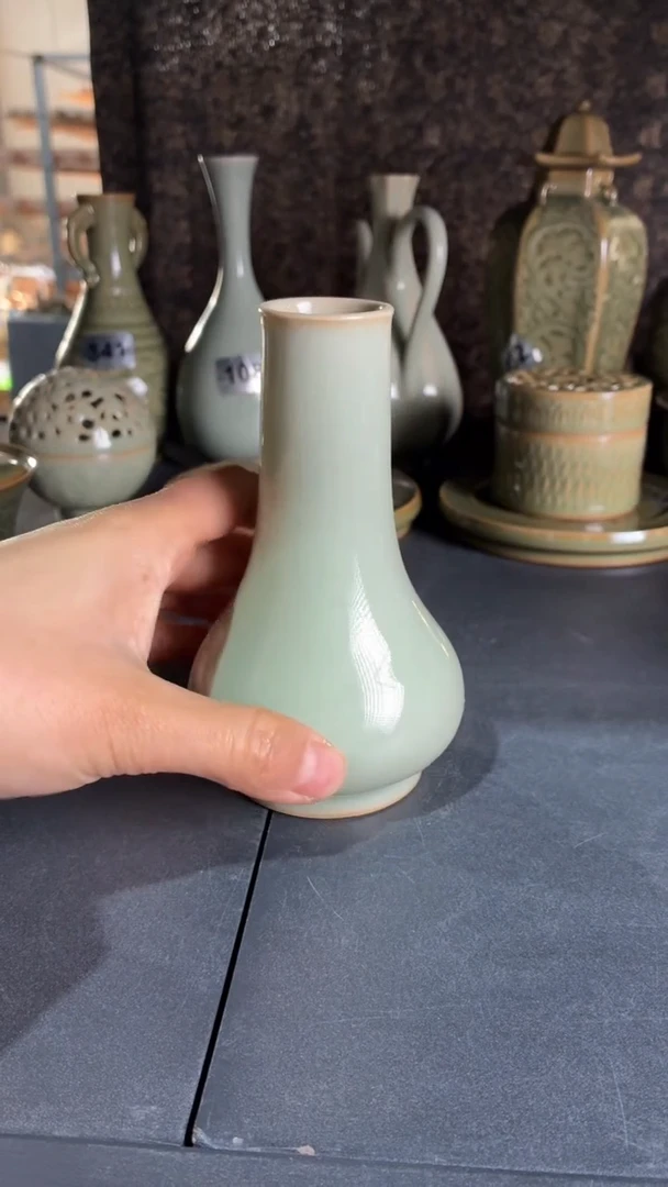 耀州窑仰山长颈瓶