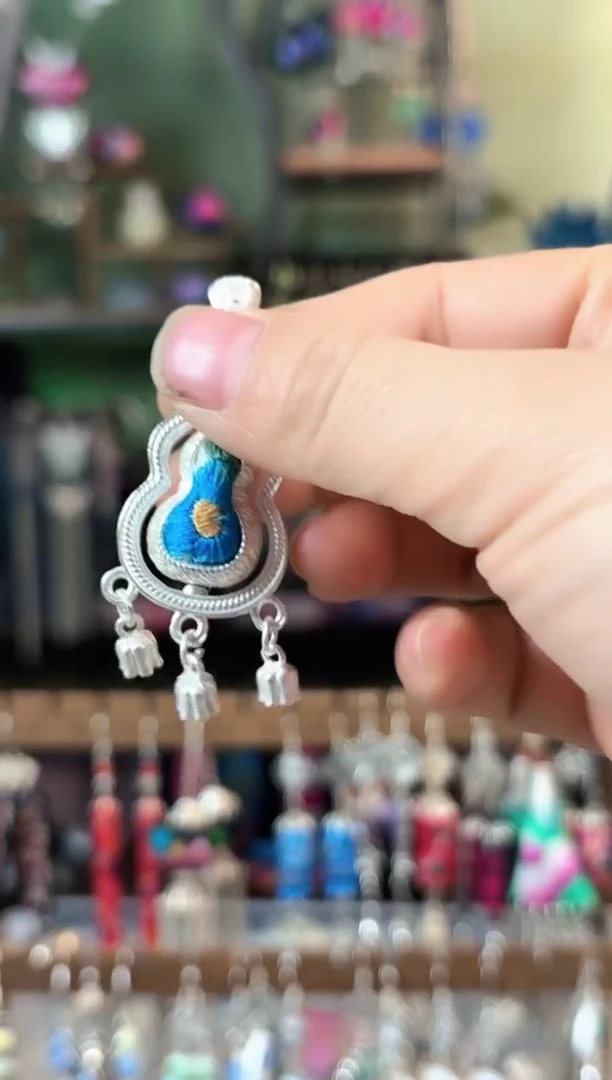 彩云南阁非遗老绣苗银饰品159