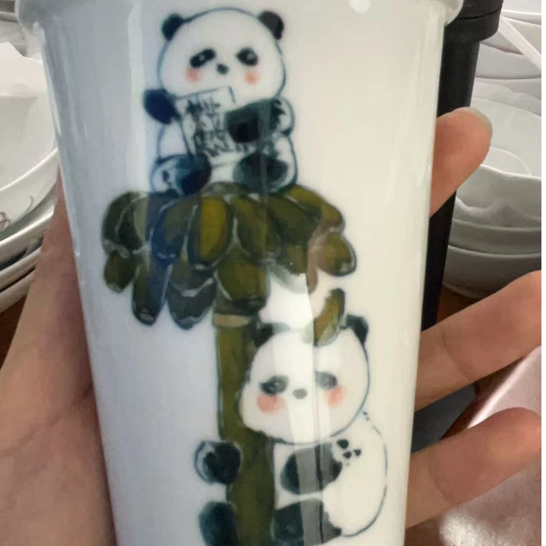景德镇釉下五彩熊猫杯