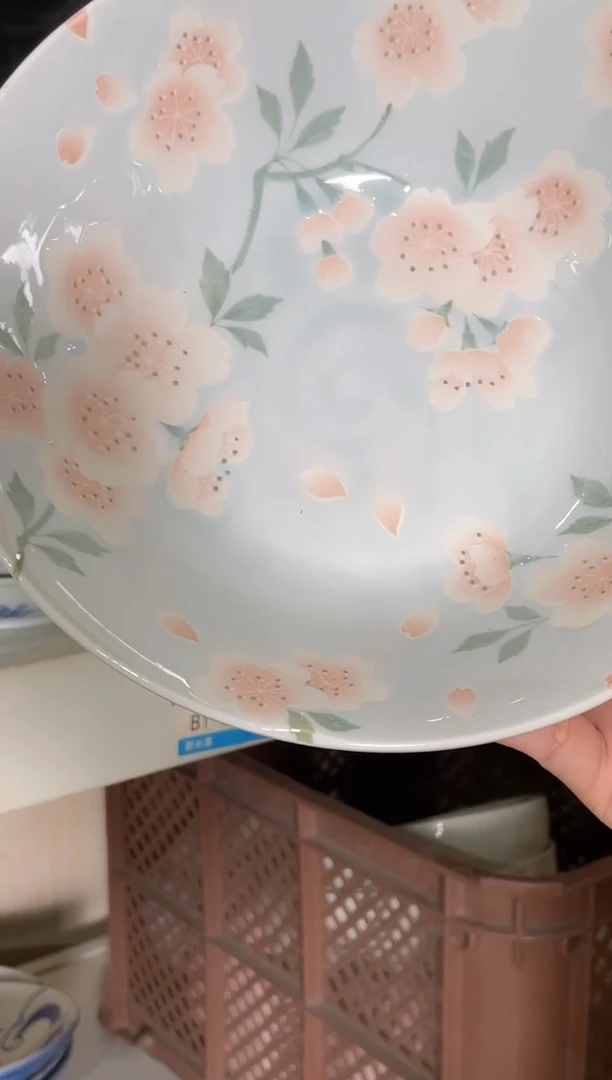 瓷片漫舞樱花8.3英寸粉蓝碗 微瑕