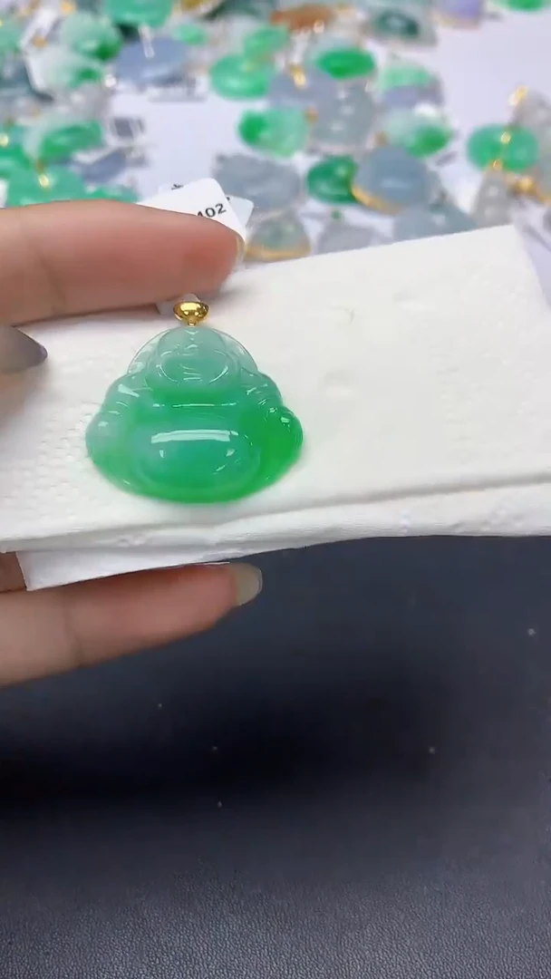 翡翠18K金镶嵌颈饰天然缅甸a货翡翠