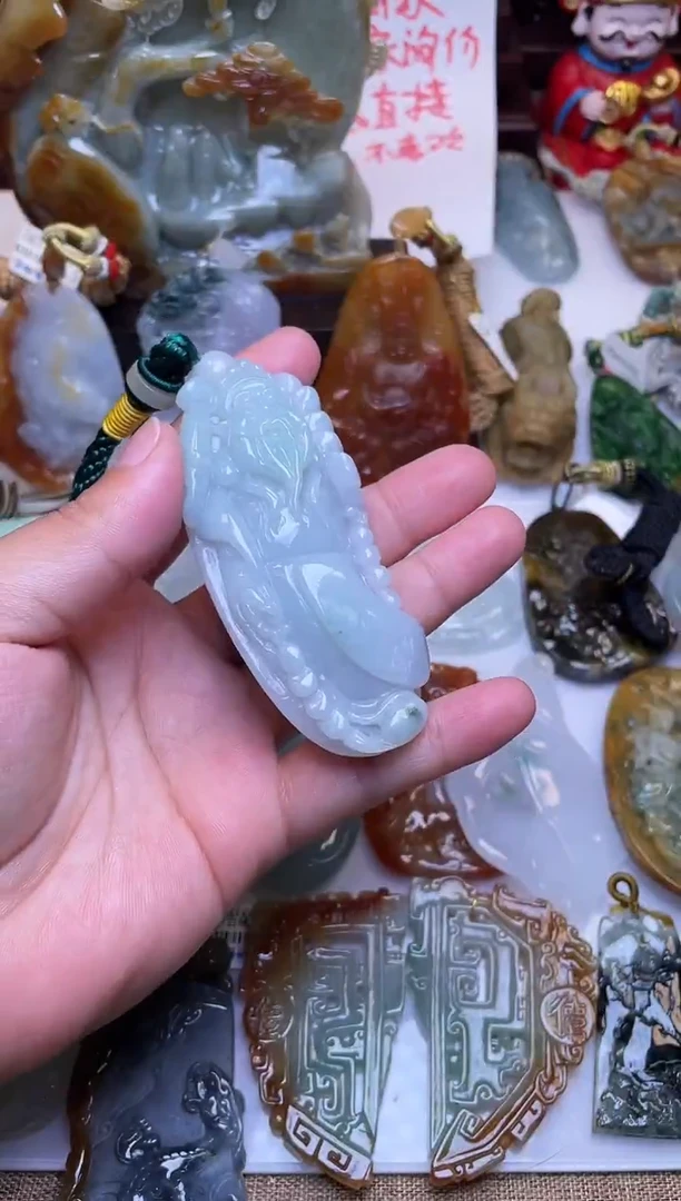 颈饰未镶嵌翡翠手把