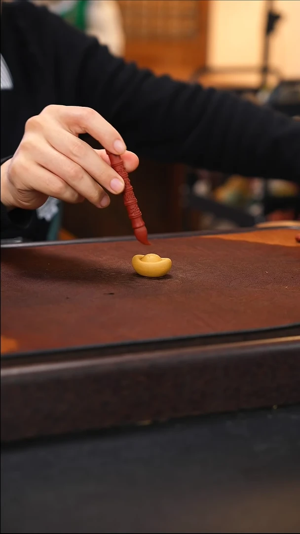 点石成金雕塑茶宠