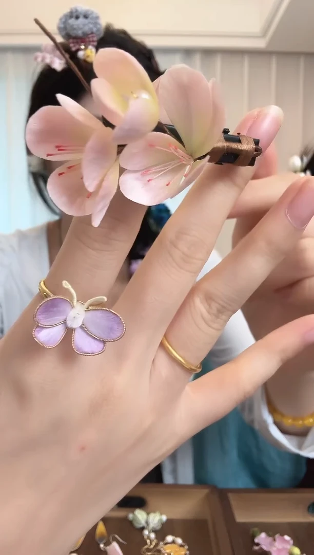 织绣绒花梨花边夹
