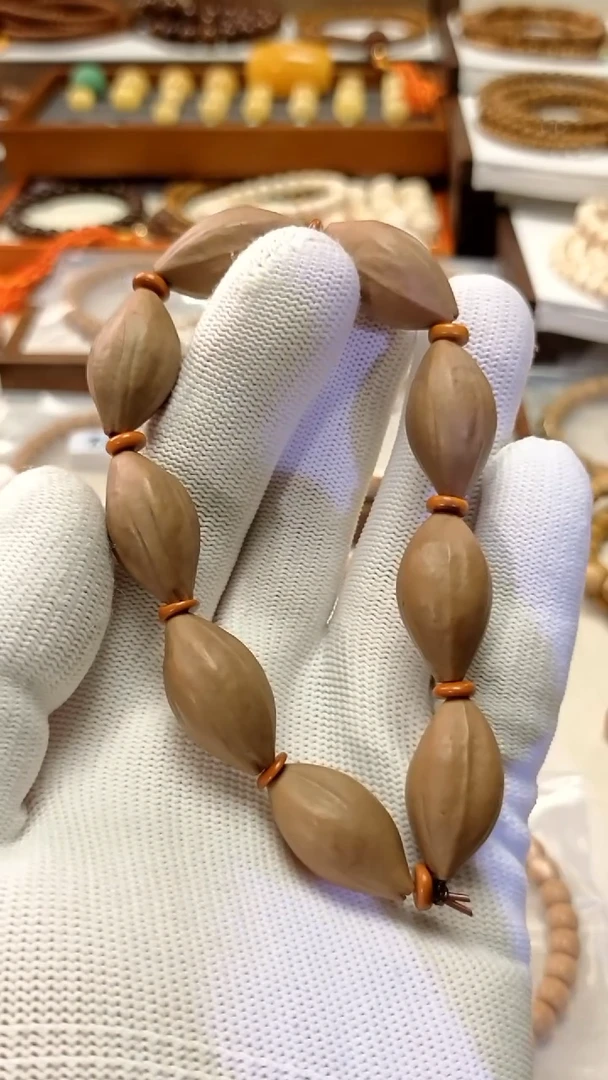 【闪购商品】橄榄核吊坠小油核