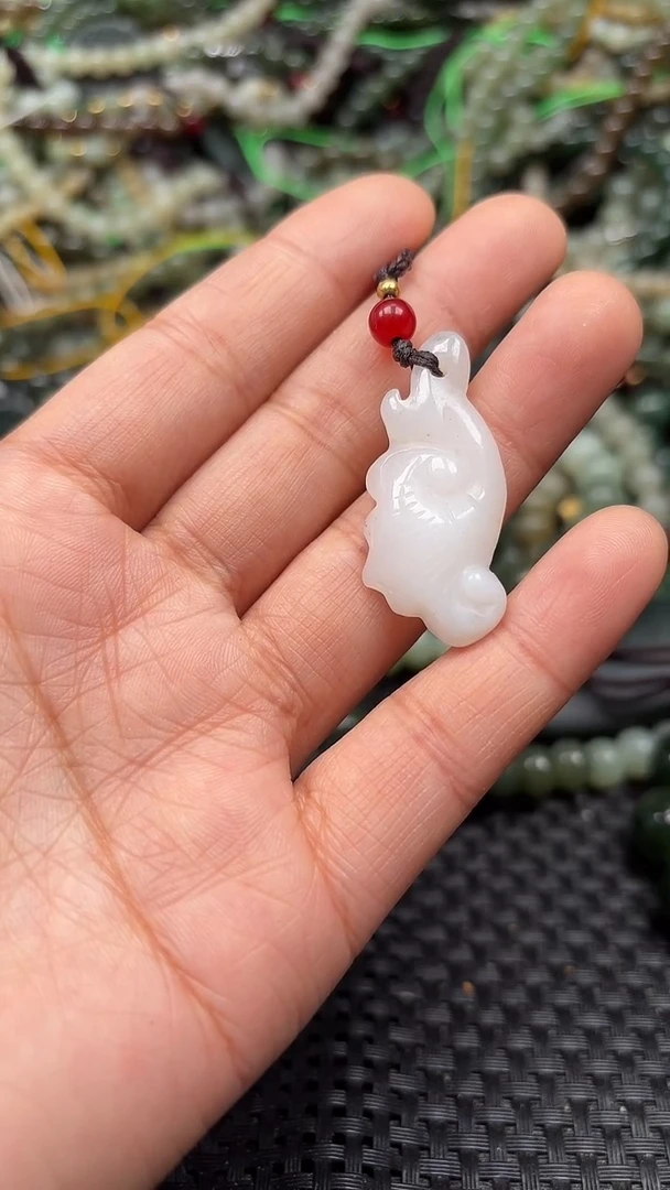 颈饰未镶嵌和田玉1