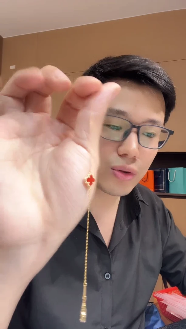 【闪购商品】玛瑙/玉髓手链18K金镶嵌红色k黄，小号单花手链GHJ