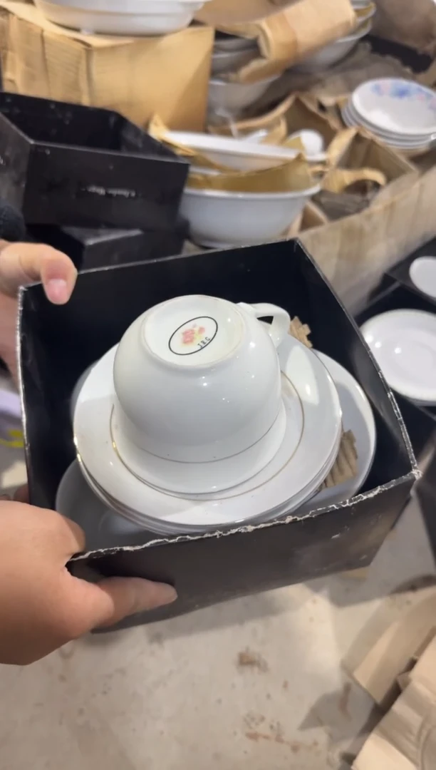 摆件用****2四杯四碟微瑕请慎拍