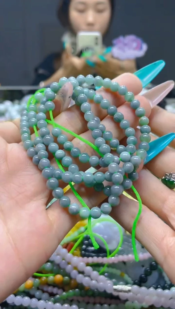颈饰未镶嵌翡翠4MM/E/翡翠A货，一件也是批发价