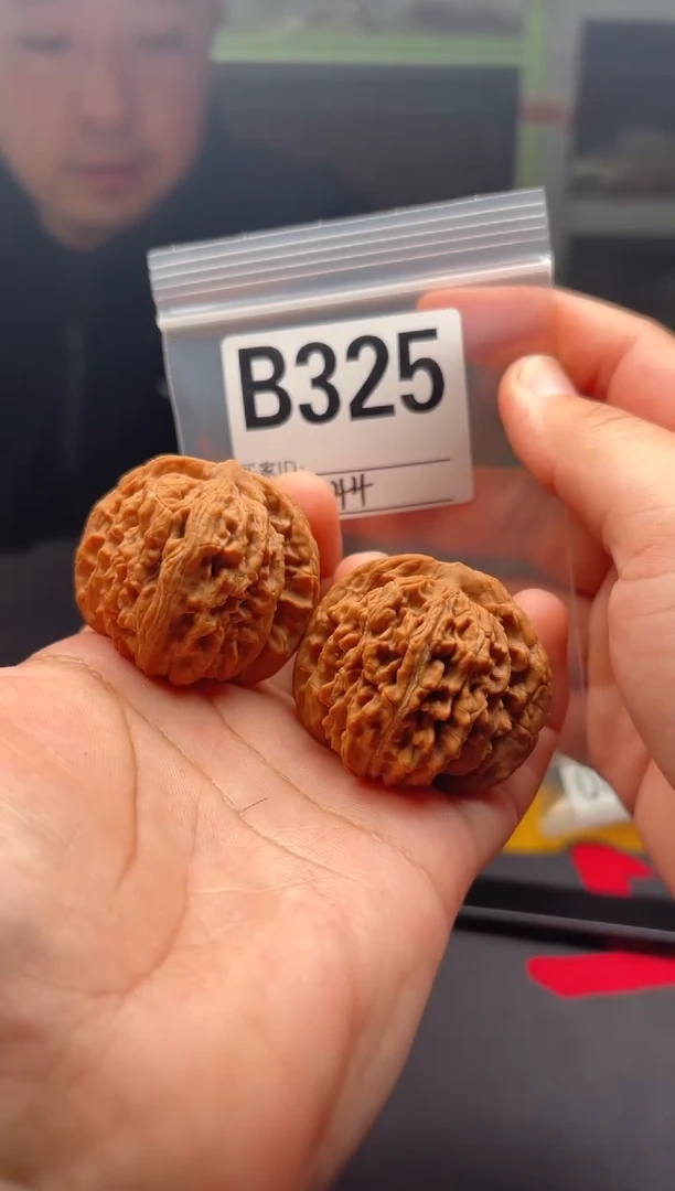 吊坠文玩核桃秦皇楼44-B325