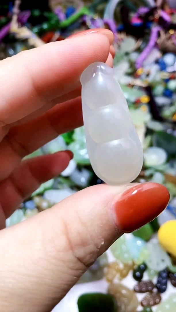 和田玉未镶嵌颈饰1