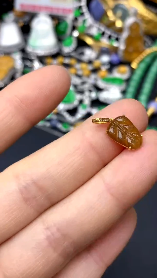 颈饰18K金镶嵌翡翠94-中国好珍宝