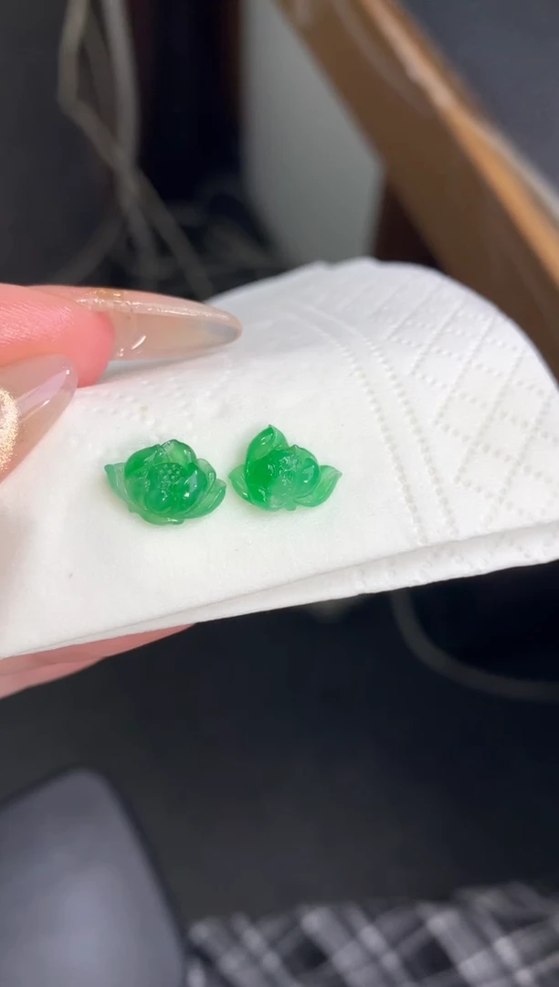 未镶嵌定制翡翠一对莲花