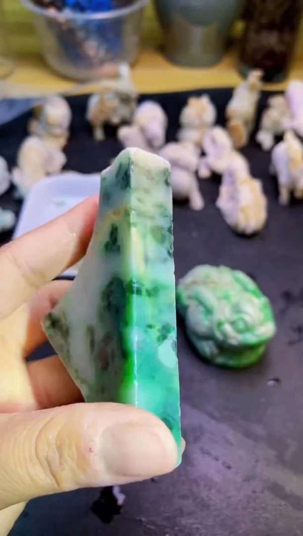 翡翠未镶嵌颈饰天然翡翠144