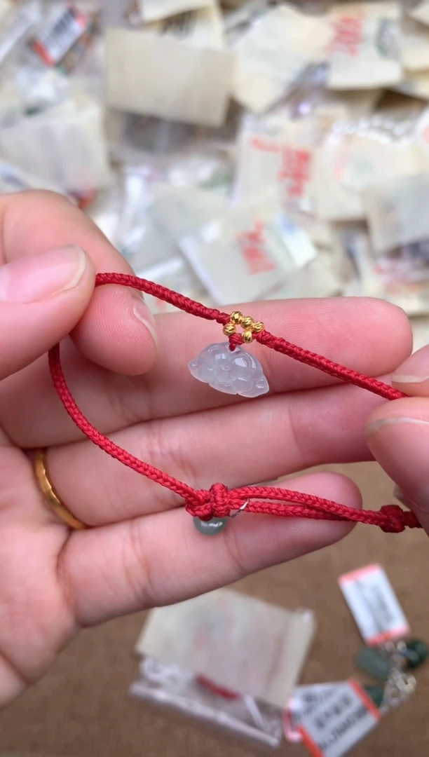 18K金镶嵌挂件翡翠一