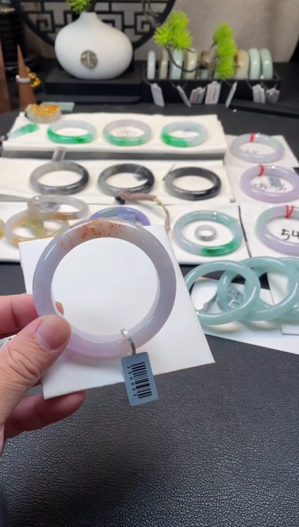 翡翠手镯未镶嵌54.5正圈 有纹裂