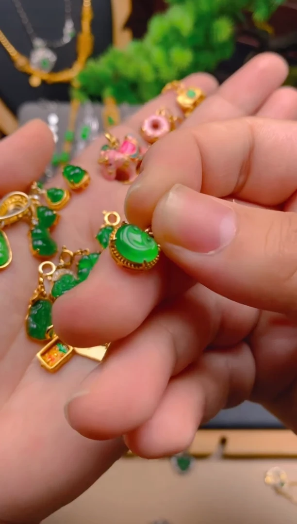 吊坠(不含链)银S925镶嵌翡翠如意万能扣